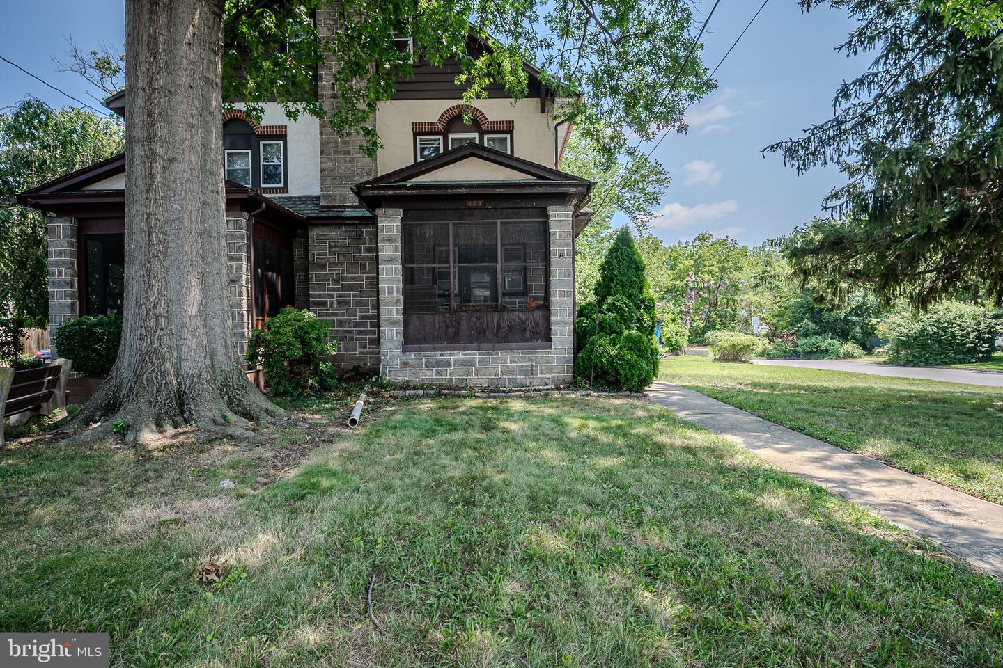 339 Clearbrook Avenue, Lansdowne