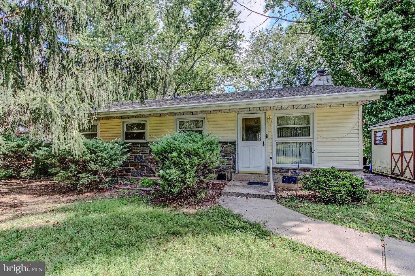 23 Rampart West, Media