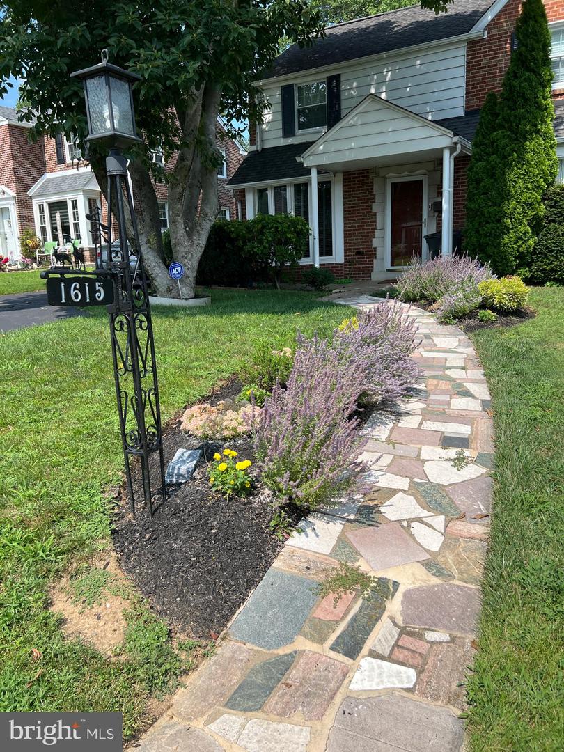 1615 Earlington Road, Havertown