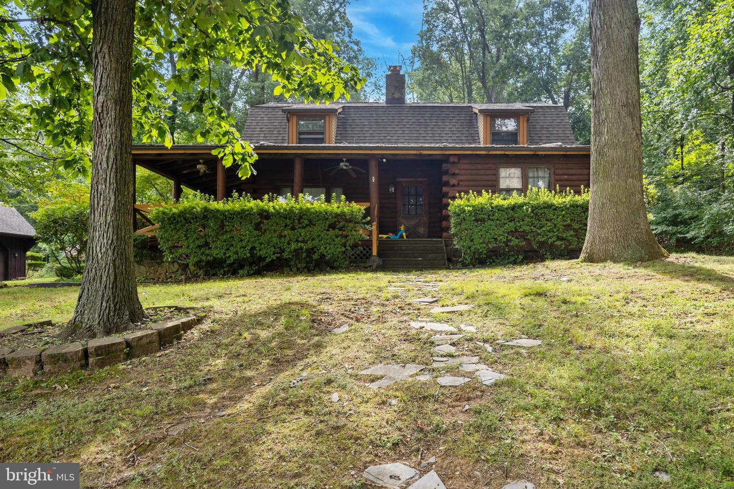 783 Hill Avenue, Aston