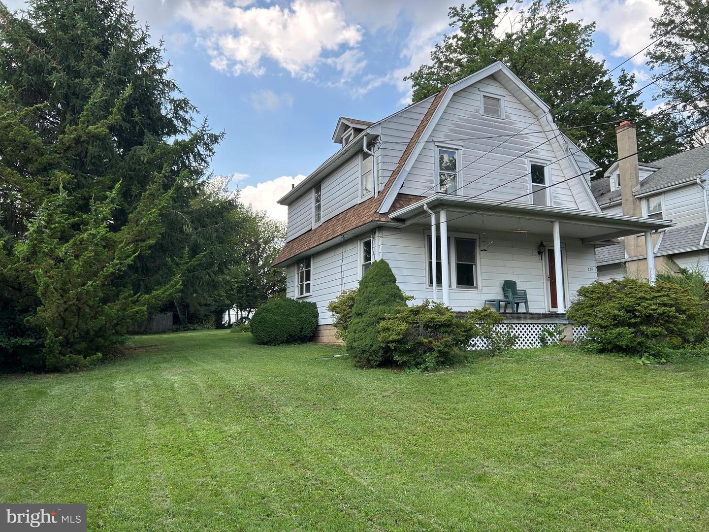 226 E Dutton Mill Road, Brookhaven