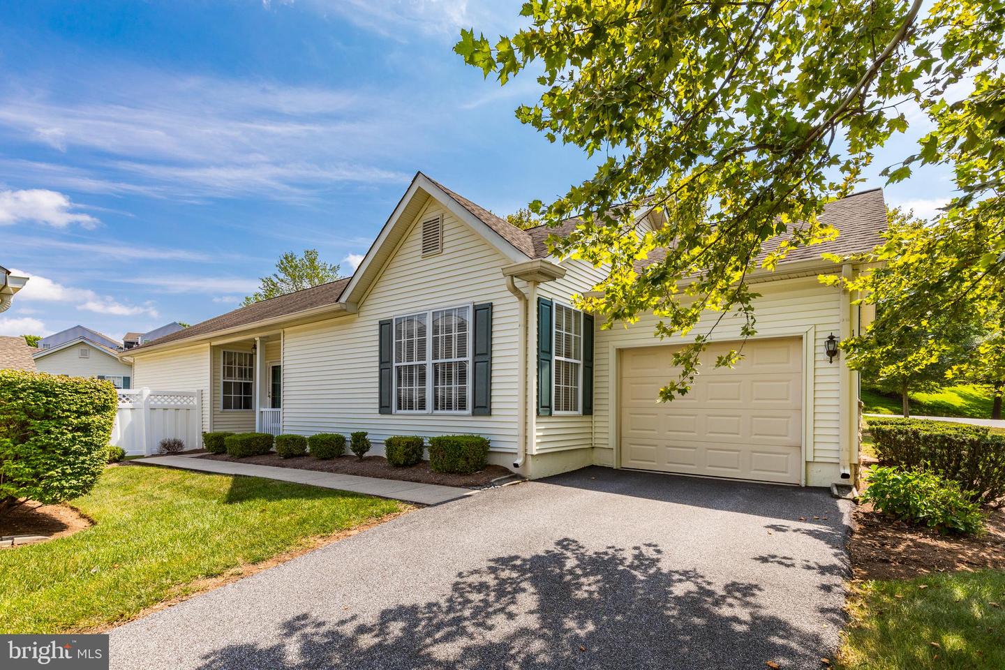 1000 N Phipps Woods Court, Glen Mills