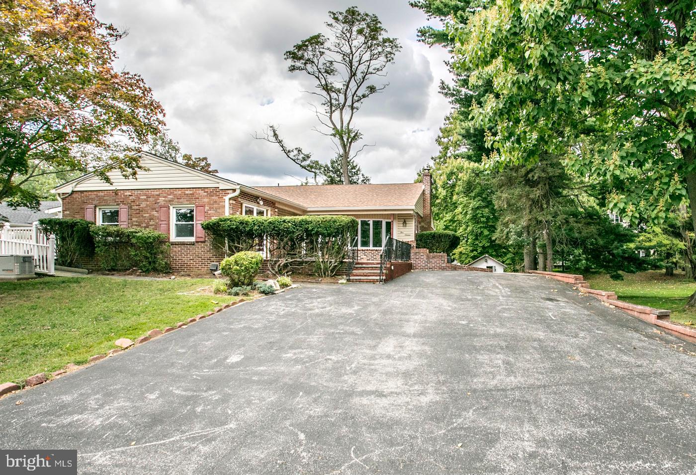 516 Beatty Road, Springfield