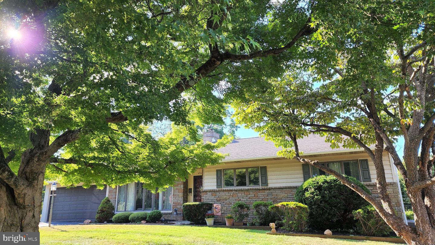 490 Paxon Hollow Road, Broomall
