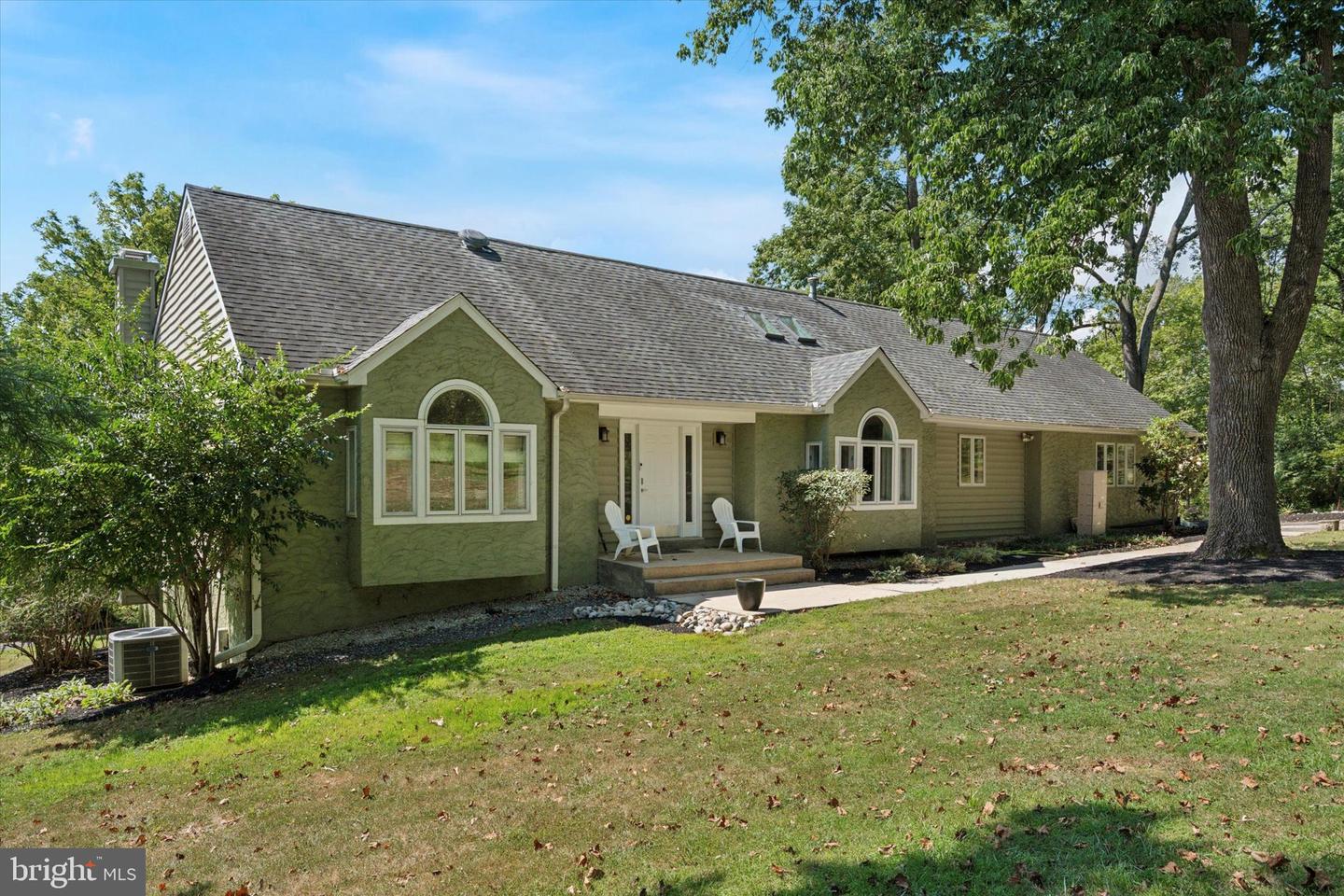 241 Painter Road, Media