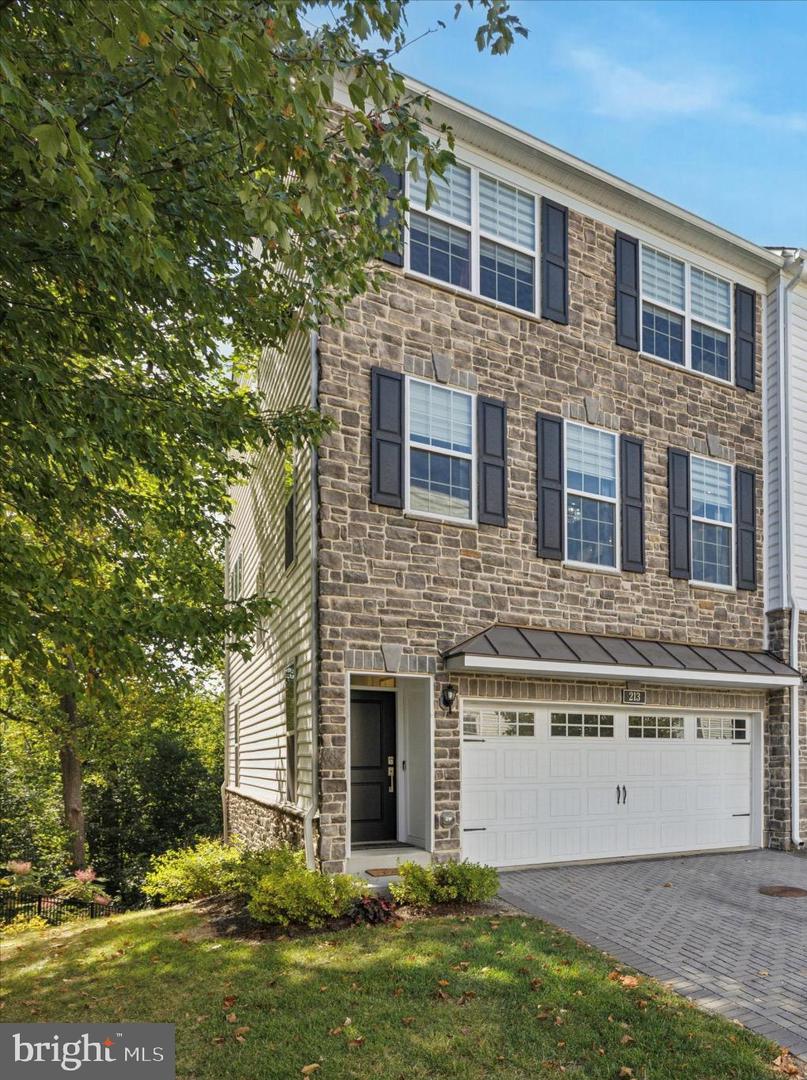 213 Corvus Circle, Media