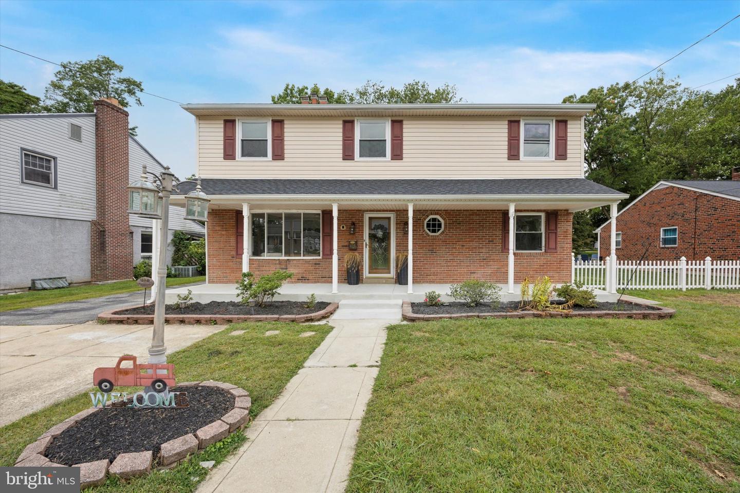 425 Hutchinson Terrace, Holmes