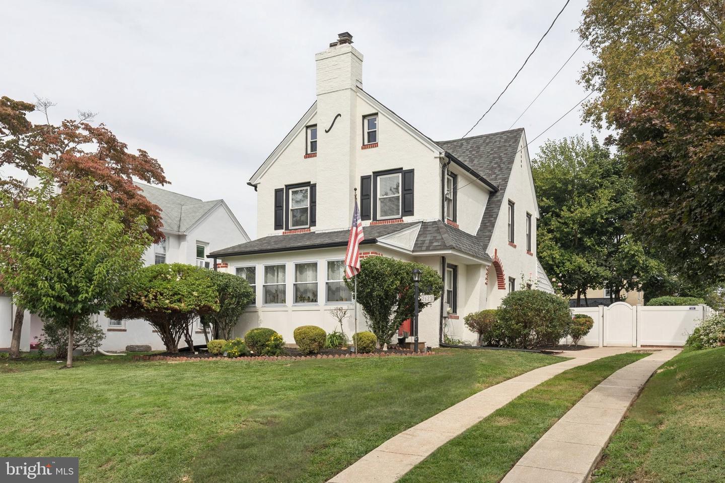 2423 Hollis Road, Havertown