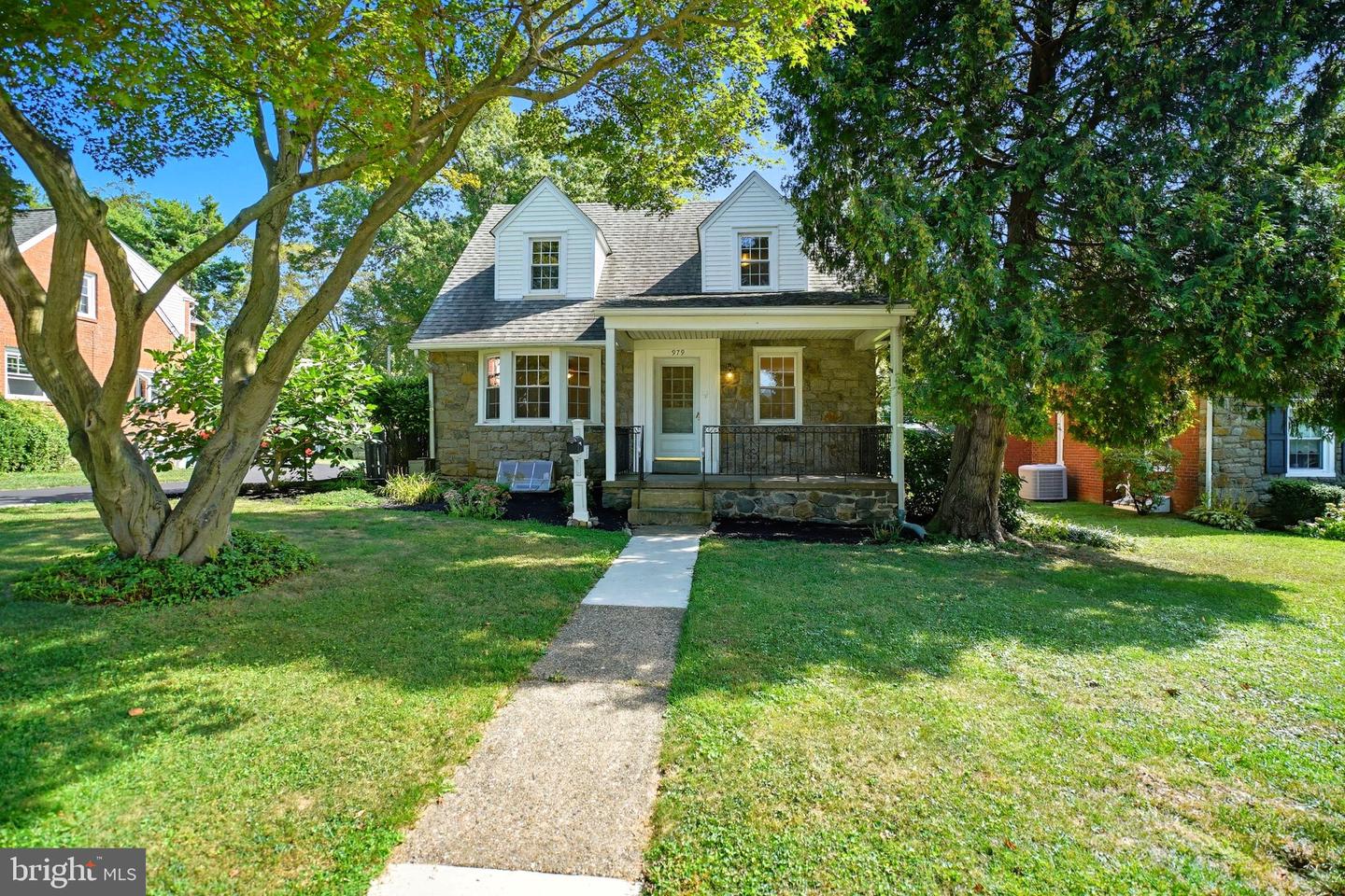 979 Edgewood Drive, Springfield