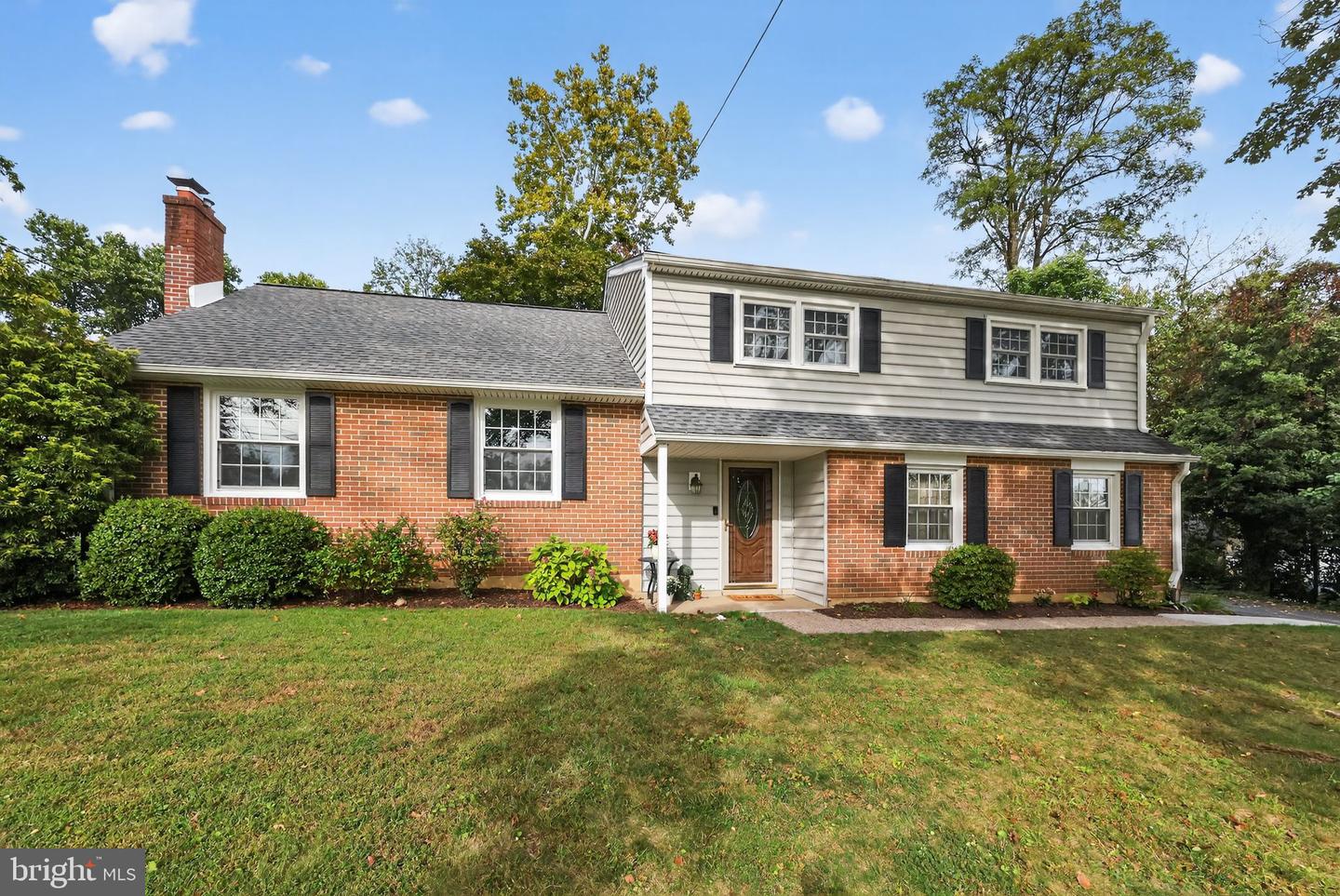 202 Fairfield Drive, Wallingford