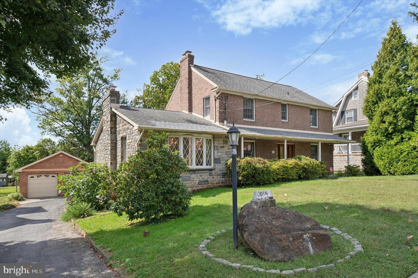 614 Saxer Avenue, Springfield