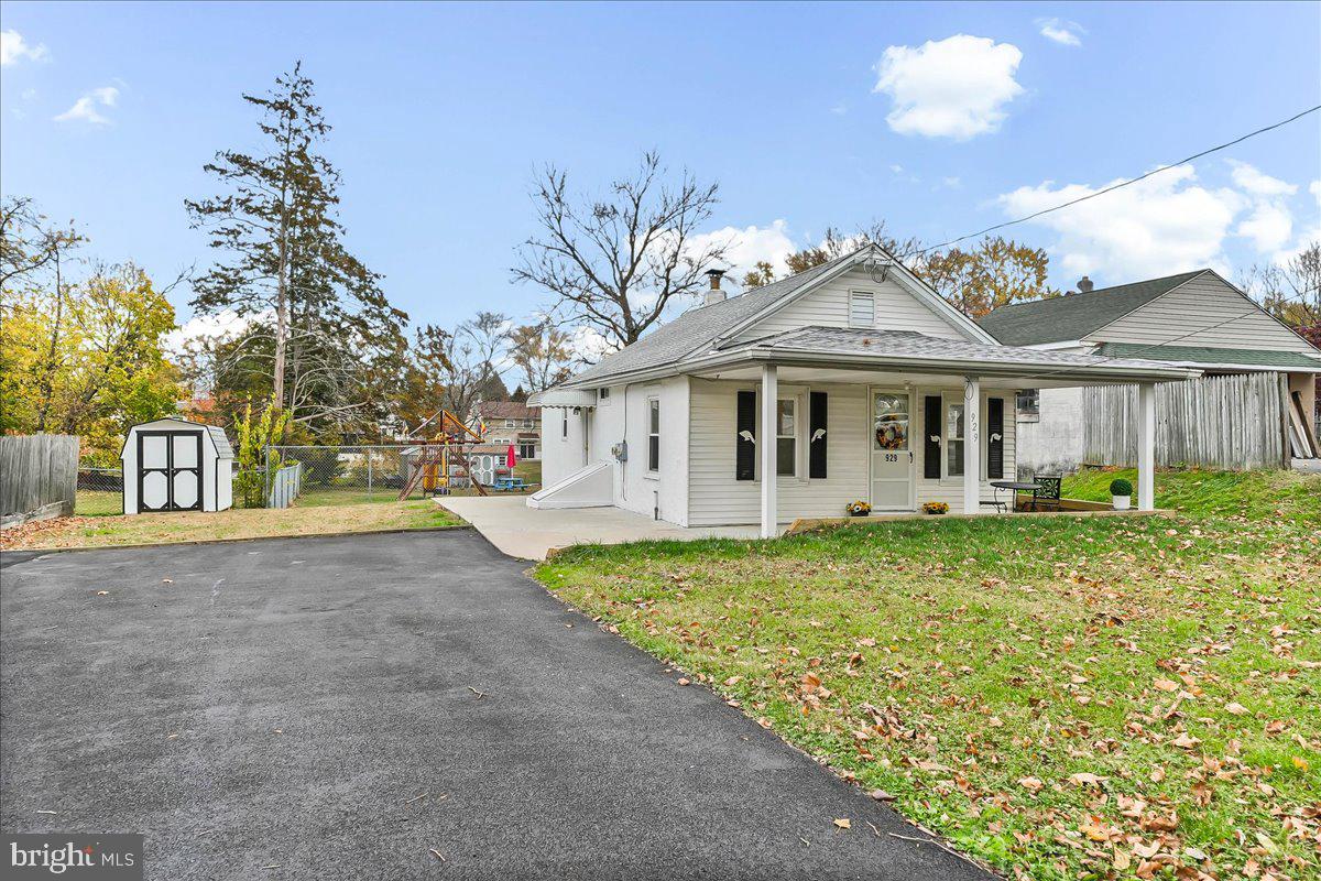 929 Crystle Road, Aston