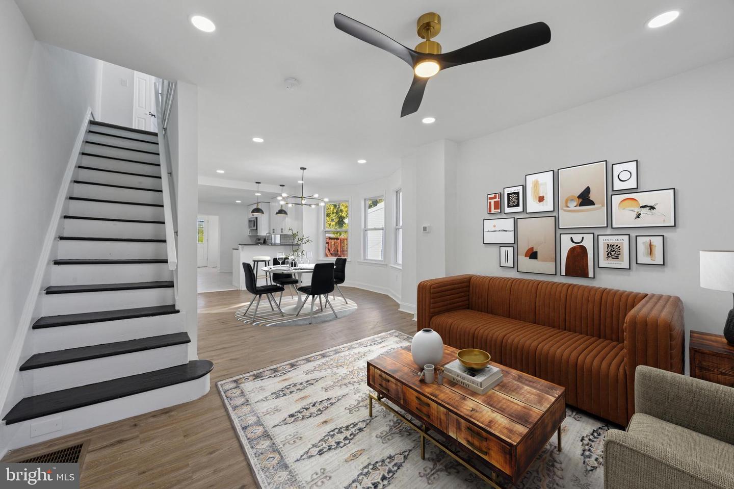 211 Cedar Avenue, Holmes