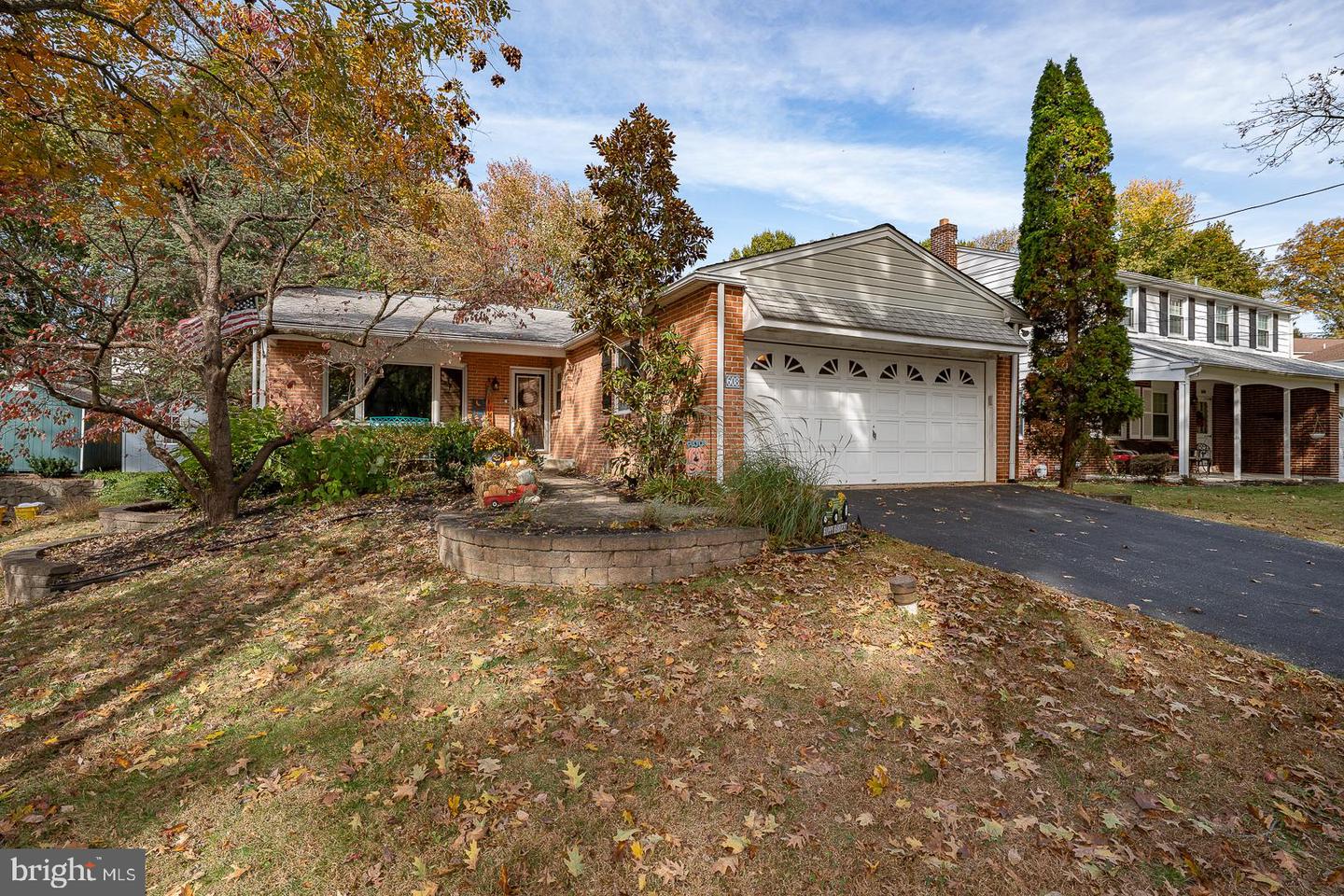 608 Old School House Drive, Springfield