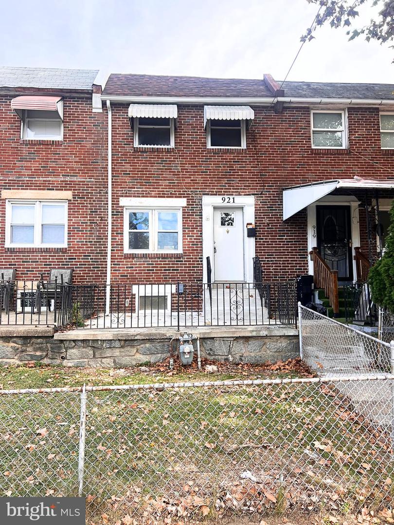 921 Lincoln Street