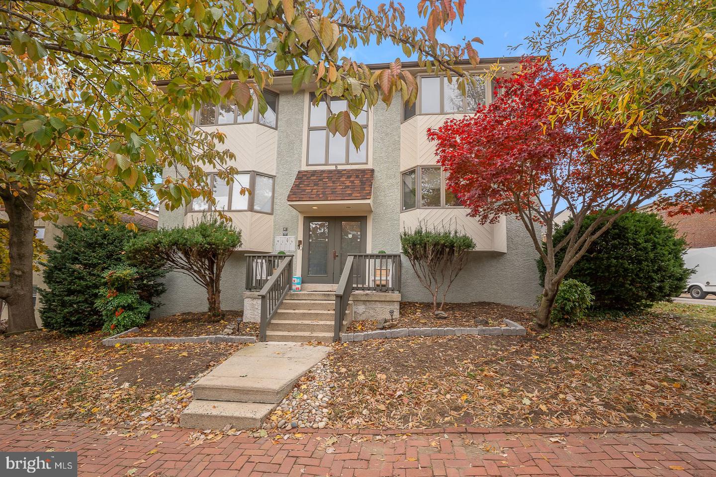 300 S Olive Street #2b, Media