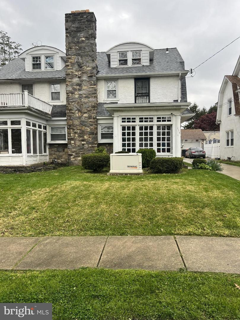 114 E Parkway Avenue