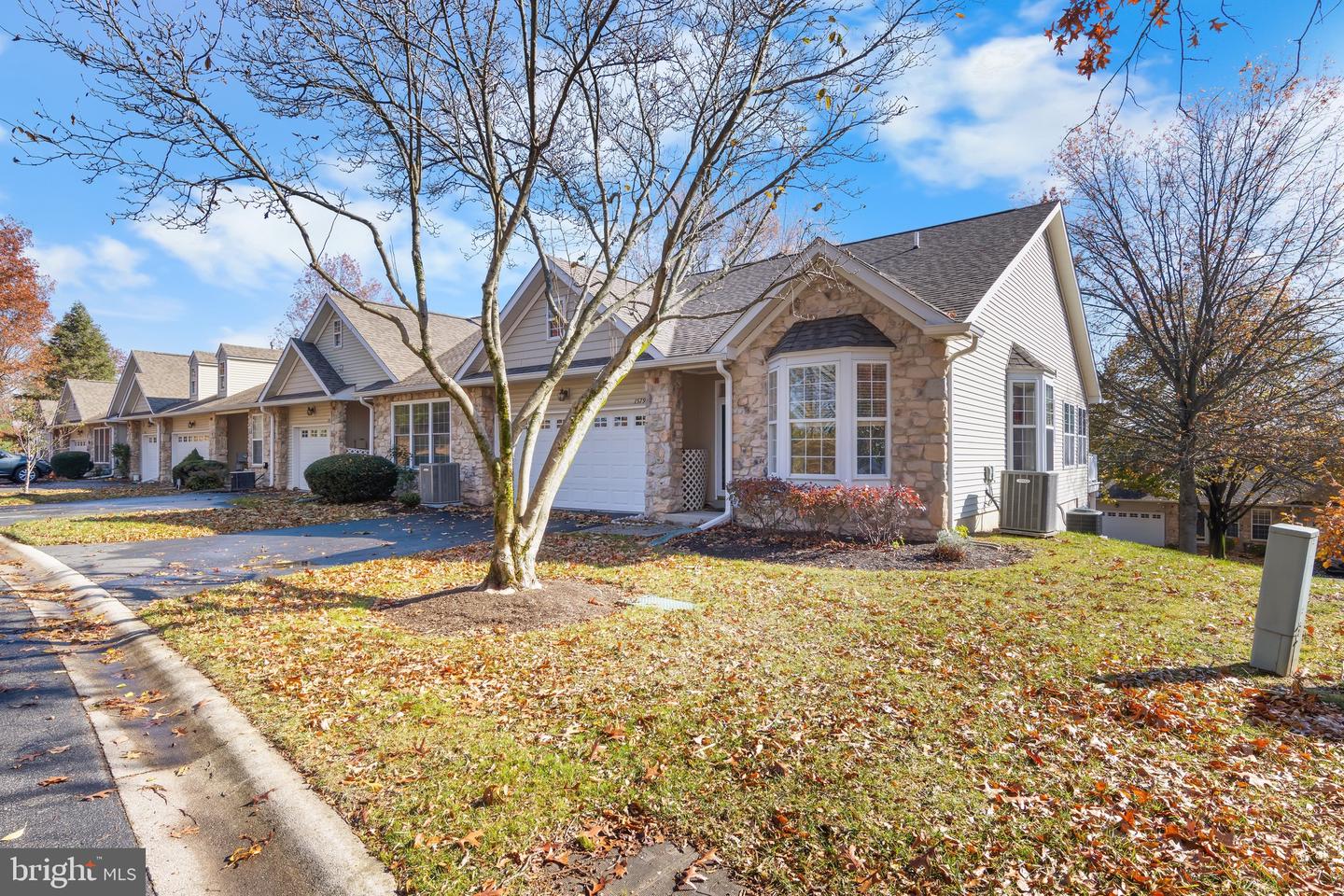 1579 Country Club Drive, Springfield
