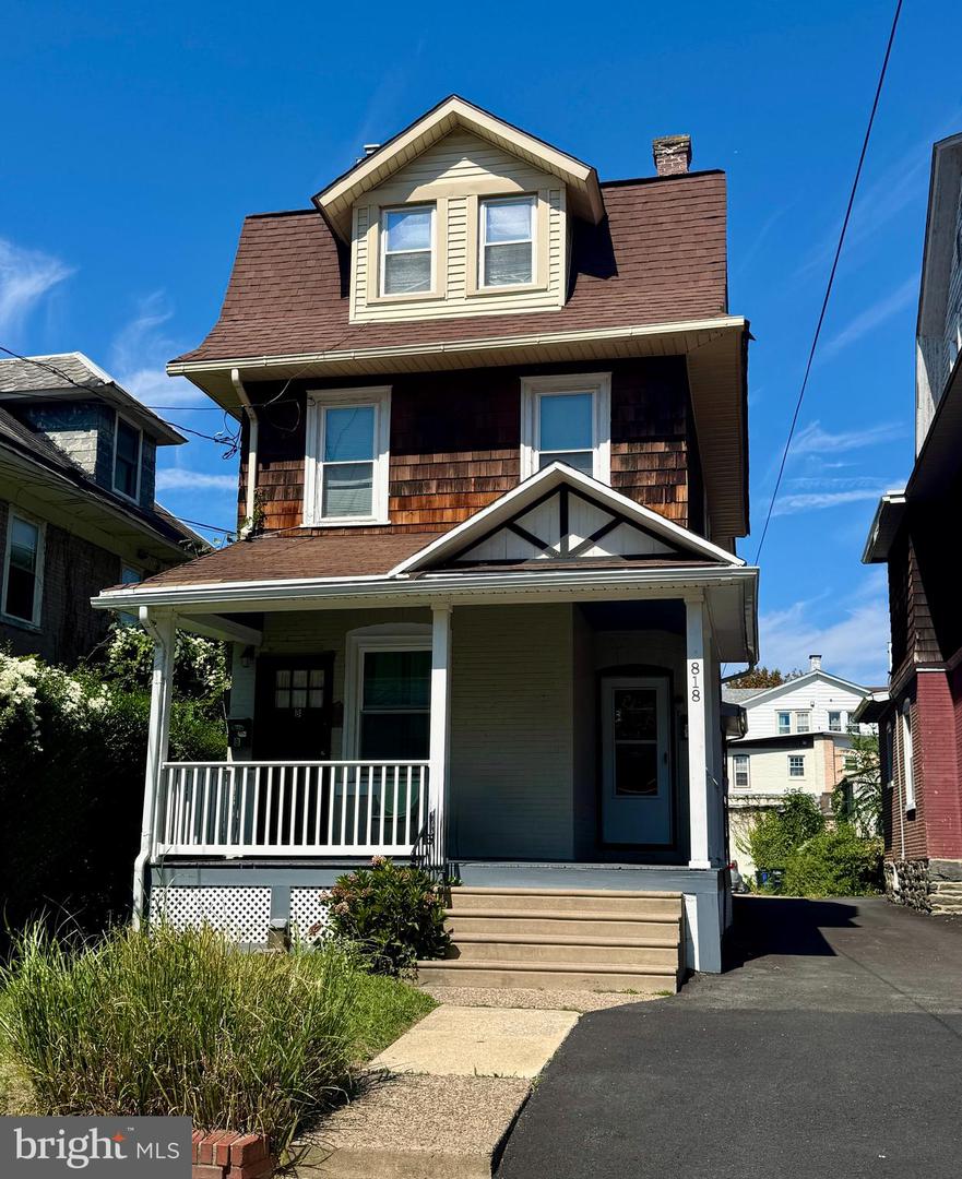 818 Clifford Ave