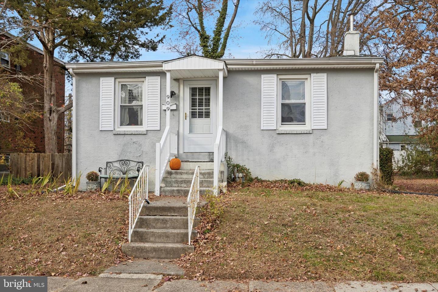 909 Walnut Street, Collingdale