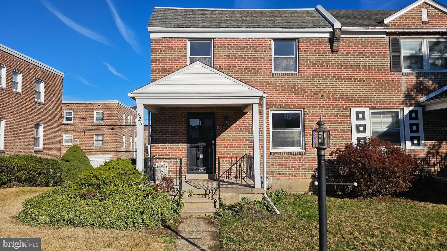825 Laurel Road, Lansdowne