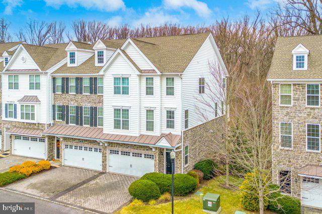 309 Corvus Circle, Media