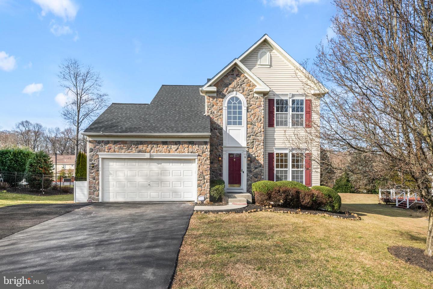 6 Huntingdon Court, Upper Chichester