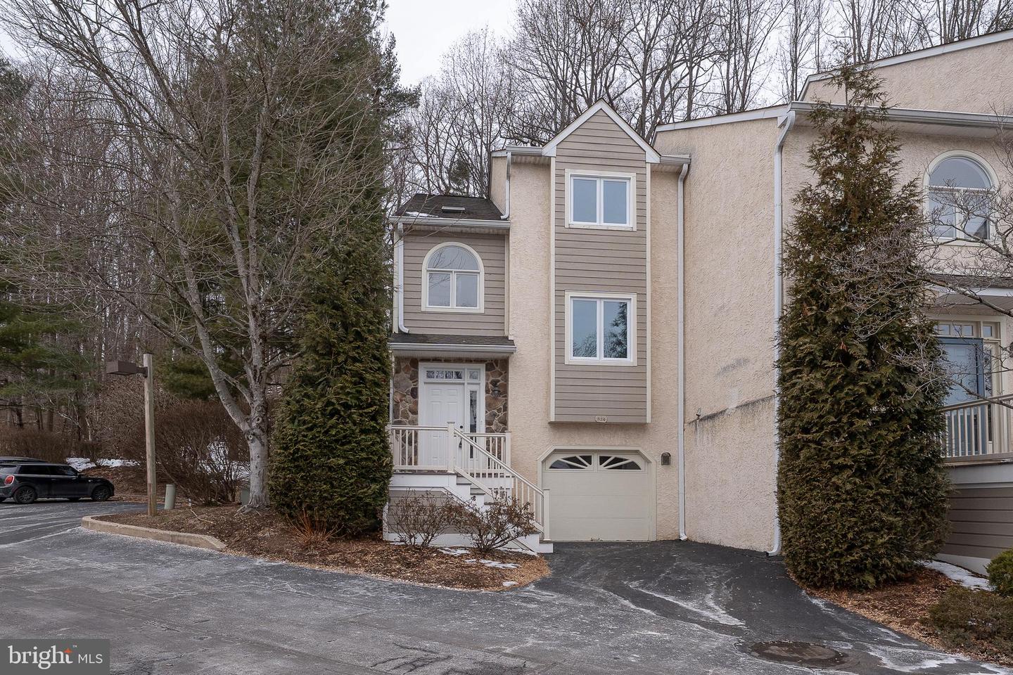 514 Waters Edge