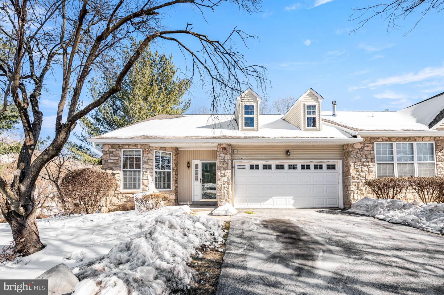 1291 Country Club Drive, Springfield
