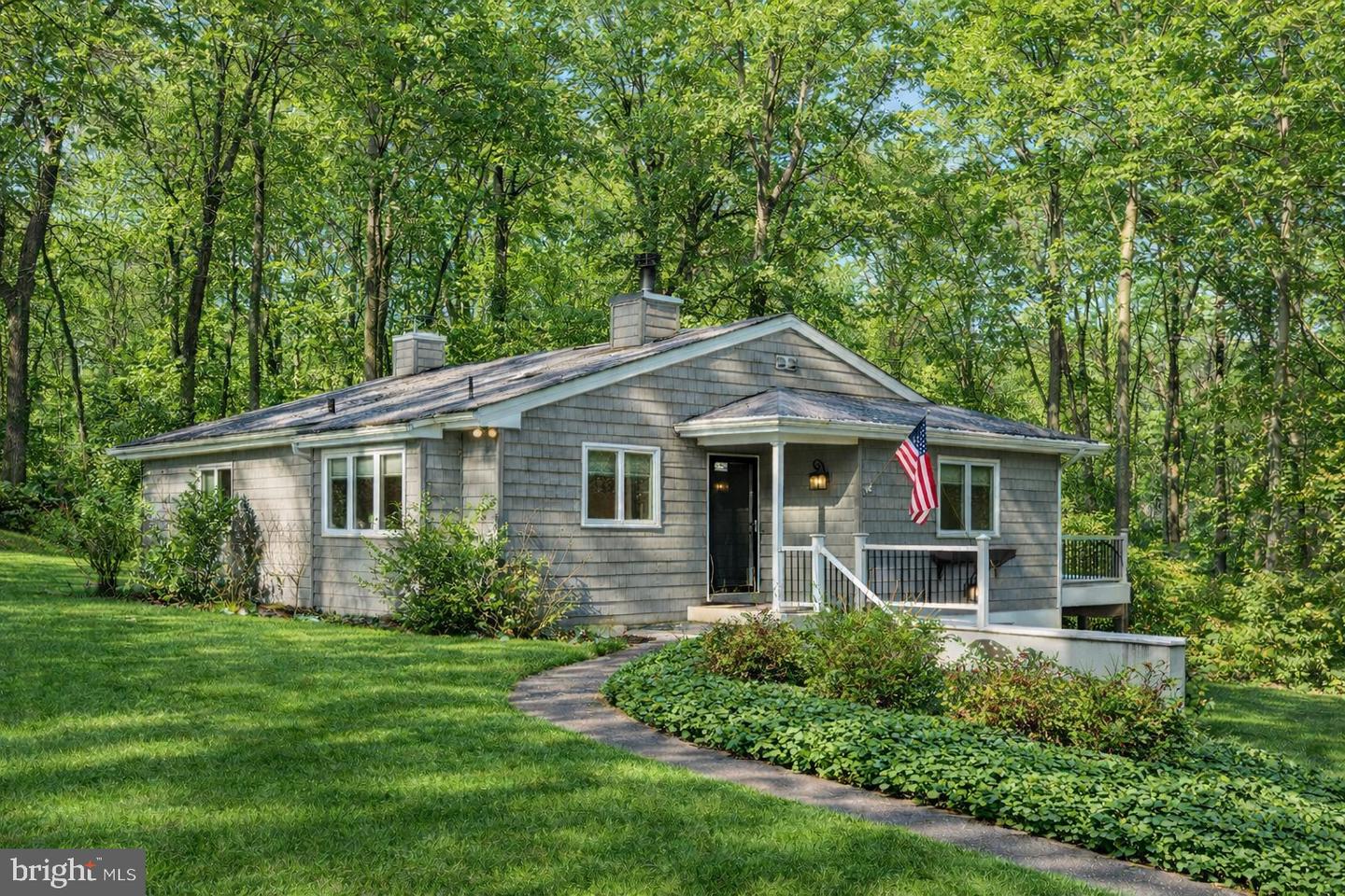 339 Plush Mill Road, Wallingford