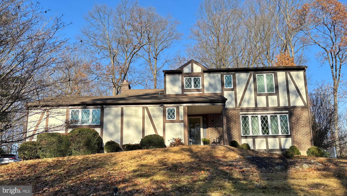 145 Hidden Hills Road, Media