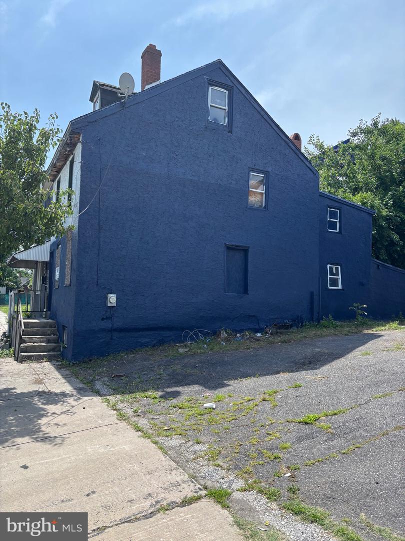 1706 W 2nd Street
