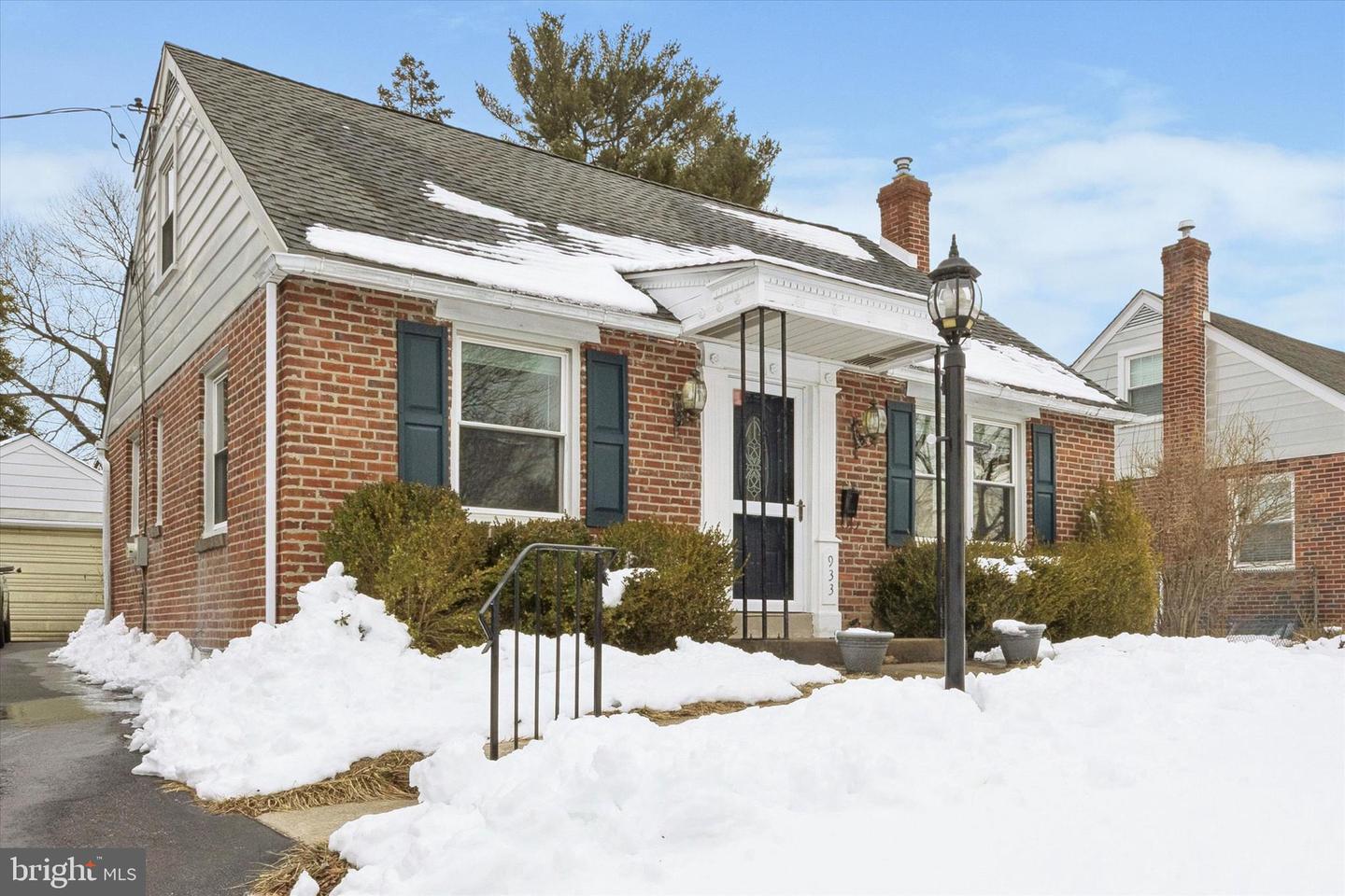 933 Greenbriar Lane, Springfield