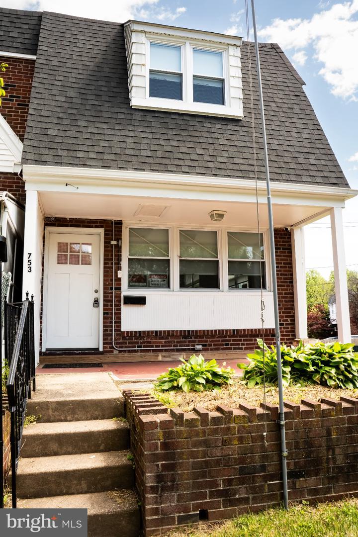 753 E 25th Street, Chester