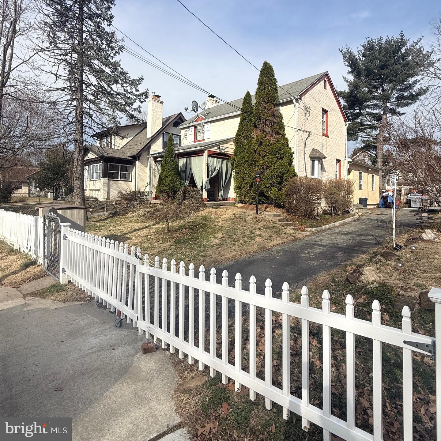 306 S Carol Boulevard