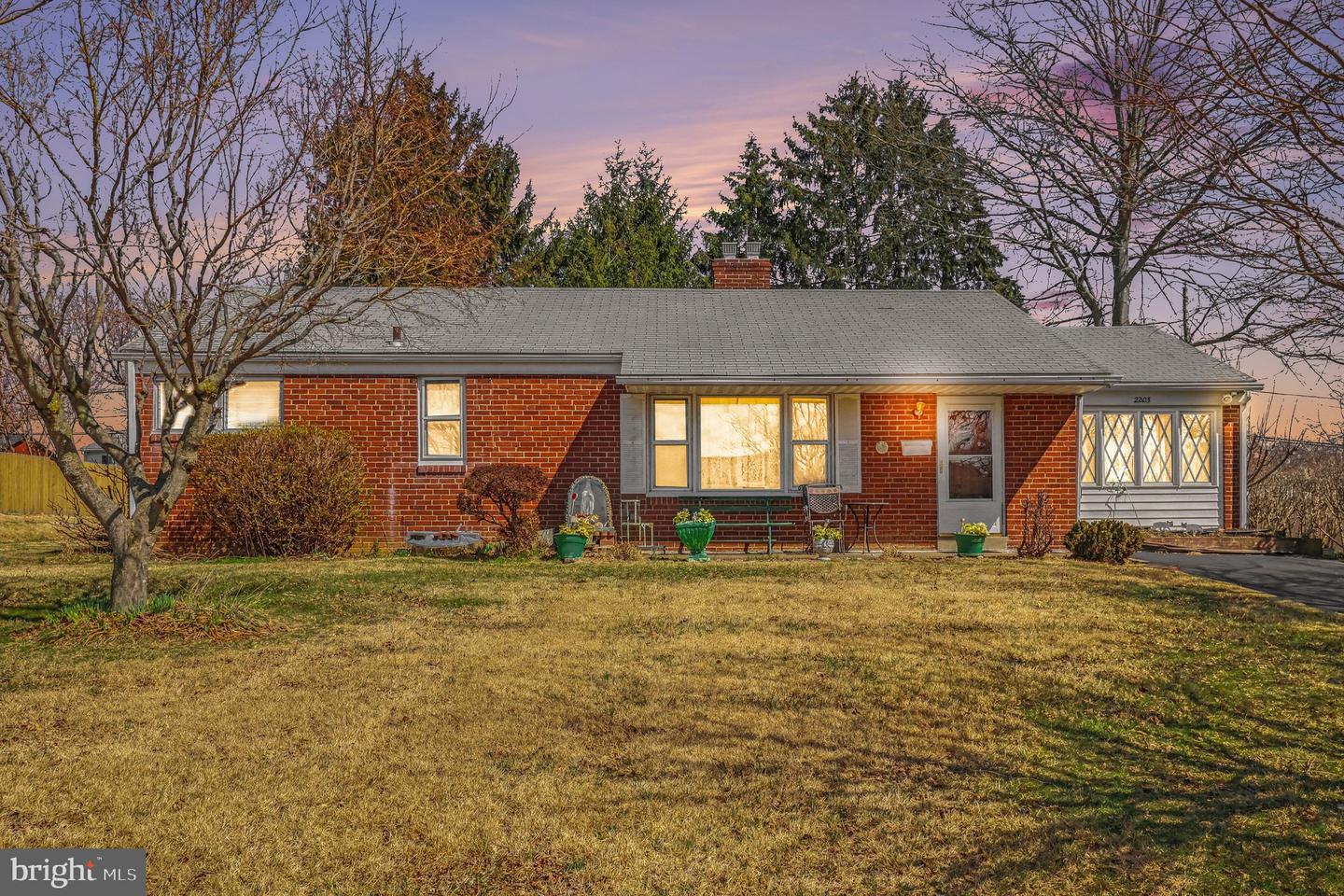 2203 Dickens Lane, Broomall