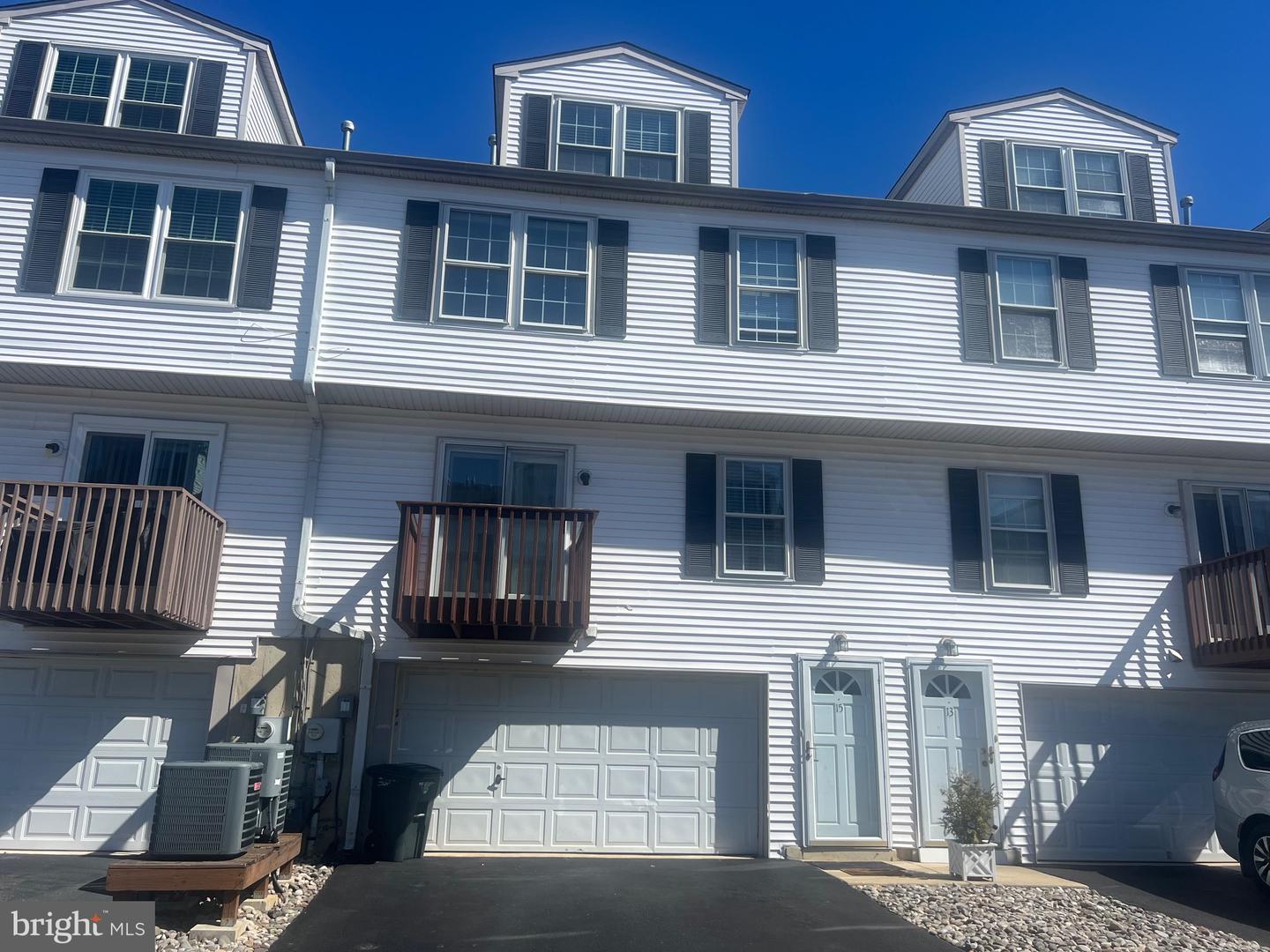 15 Riverwatch Court #22, Essington