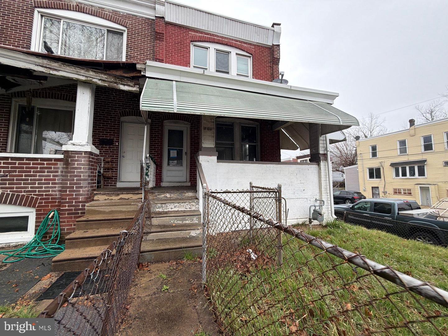 800 W 11th Street