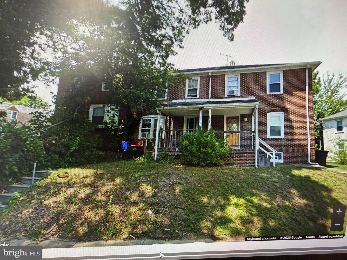 904 E 15th Street