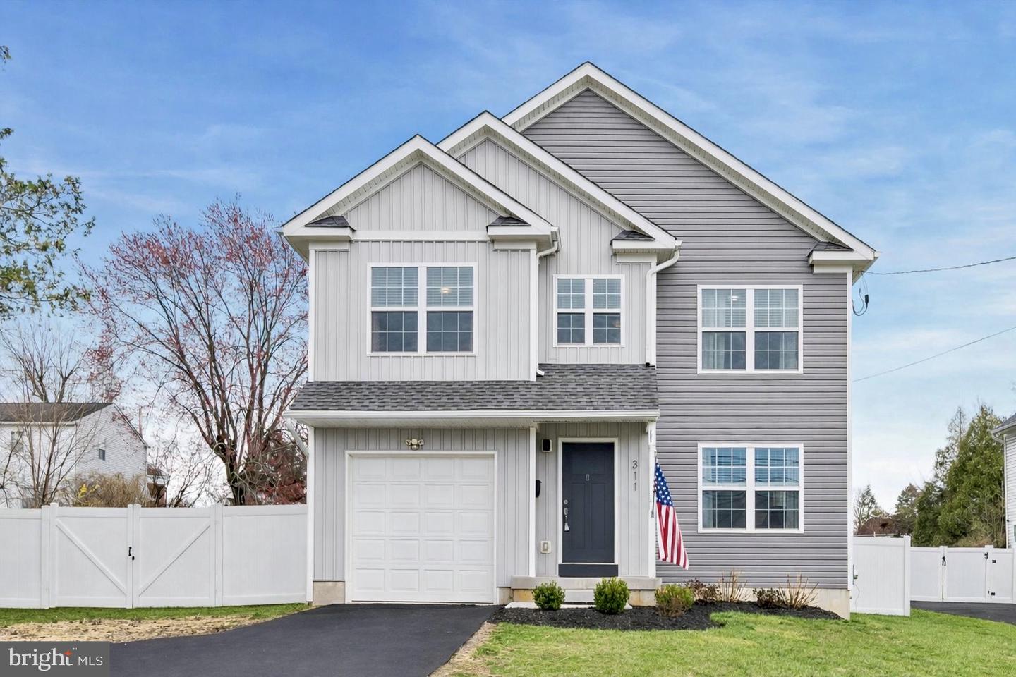311 W Brookhaven Road, Brookhaven