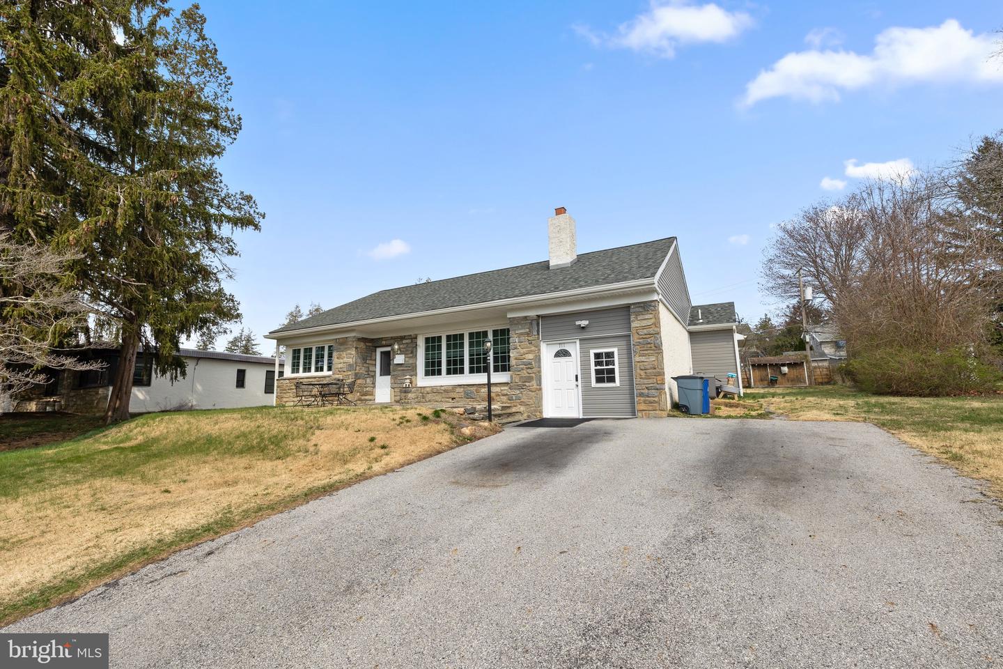 711 Hedgerow Drive, Broomall