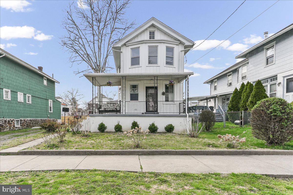 120 Lewis Avenue, Lansdowne