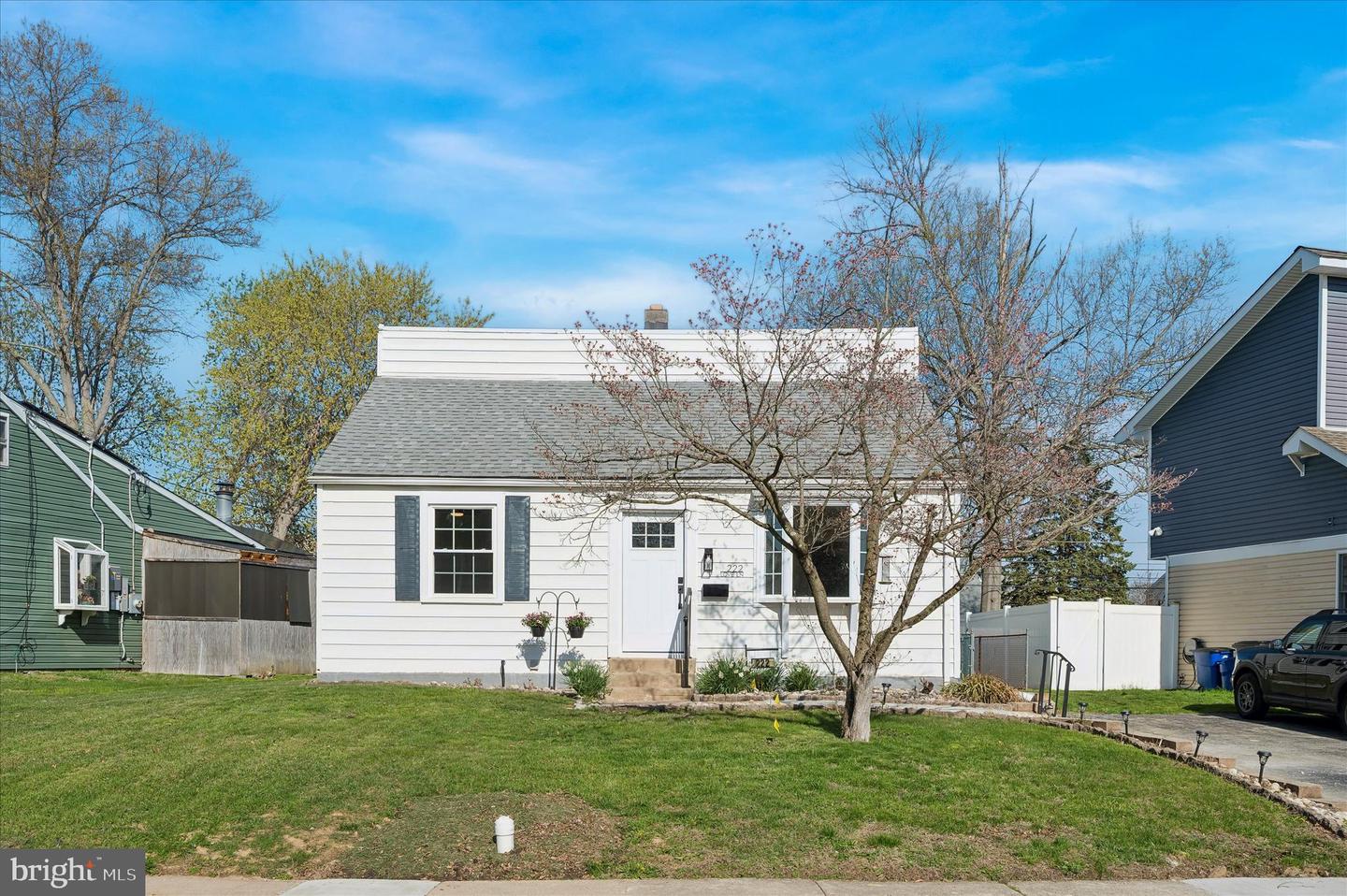 222 W Love Lane, Norwood