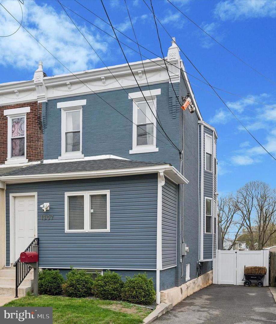1307 Elmwood Avenue, Sharon Hill