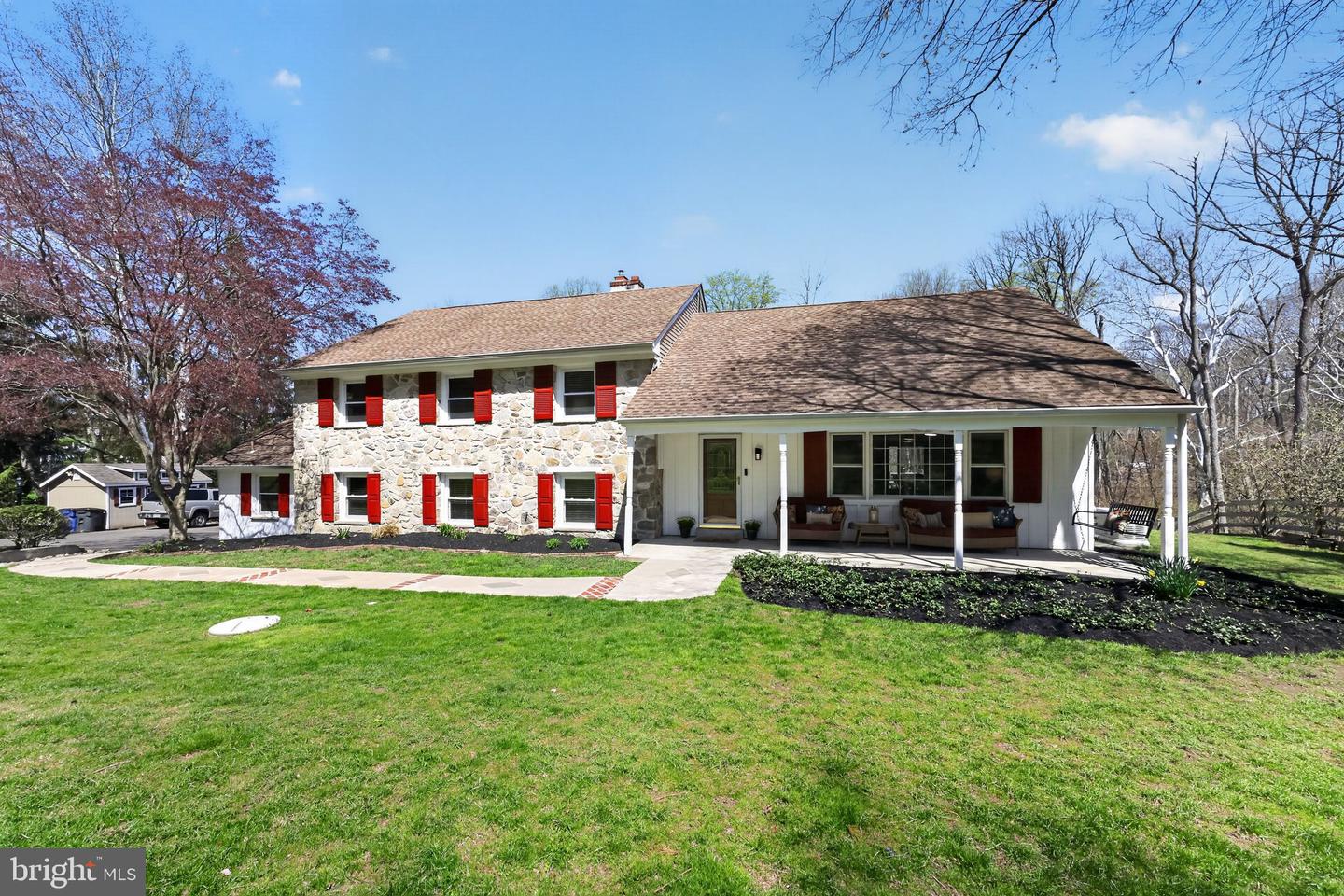 168 Dam View Drive, Media