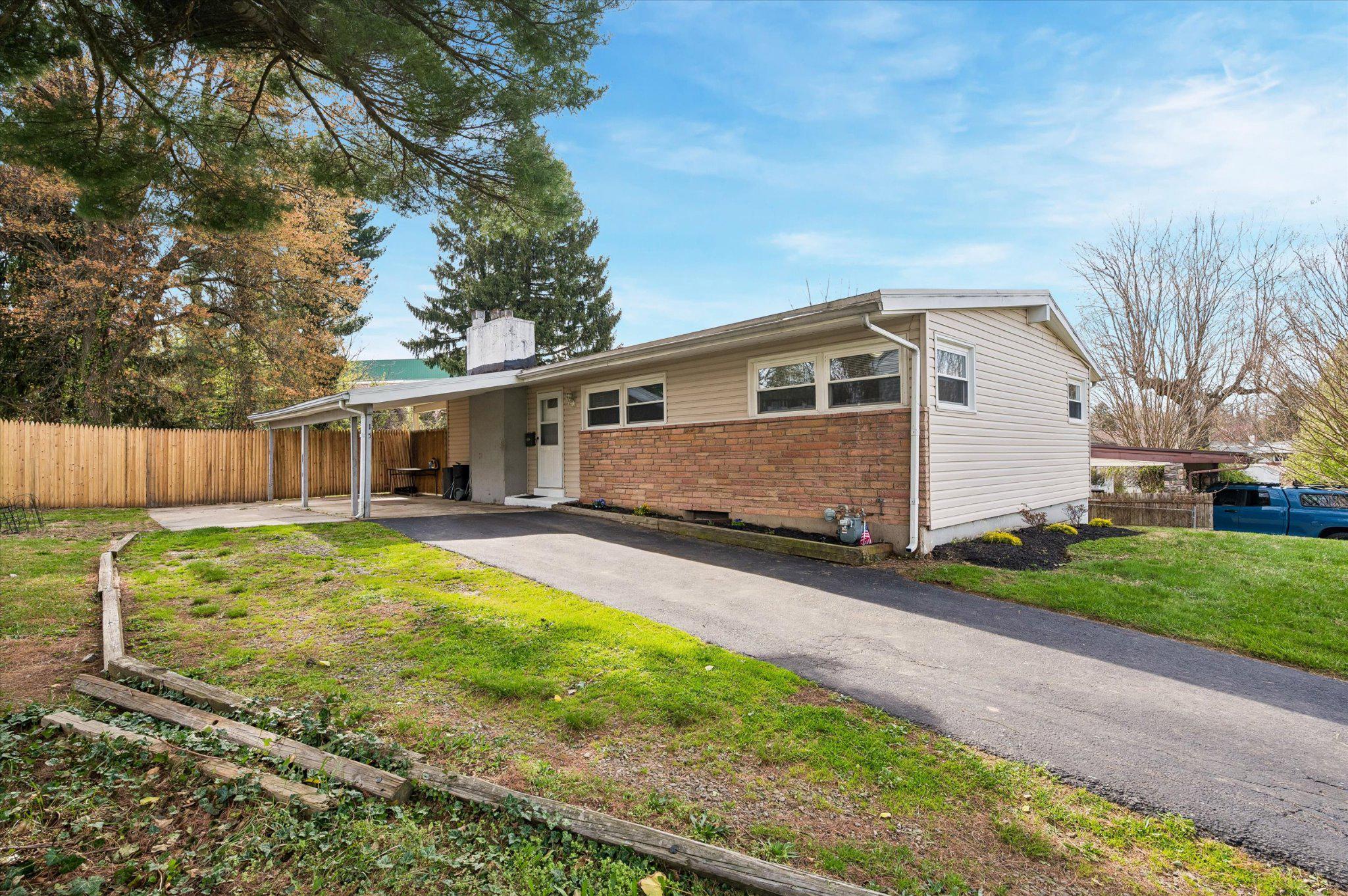 15 Village Drive, Aston