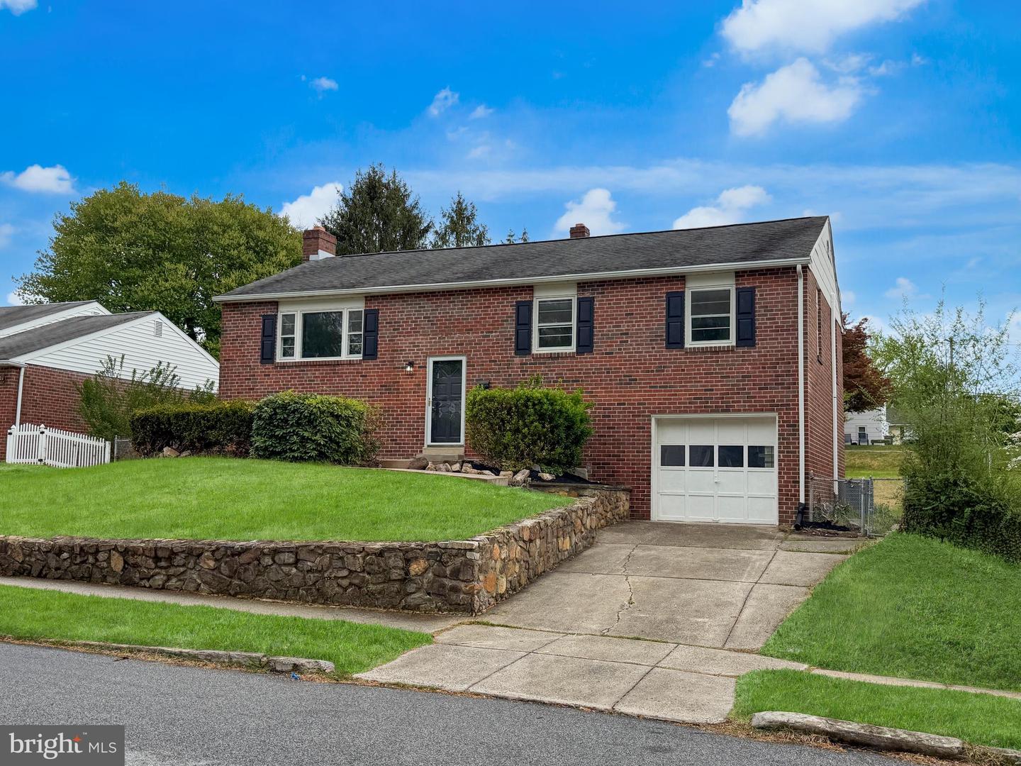 412 Camelot Drive, Brookhaven