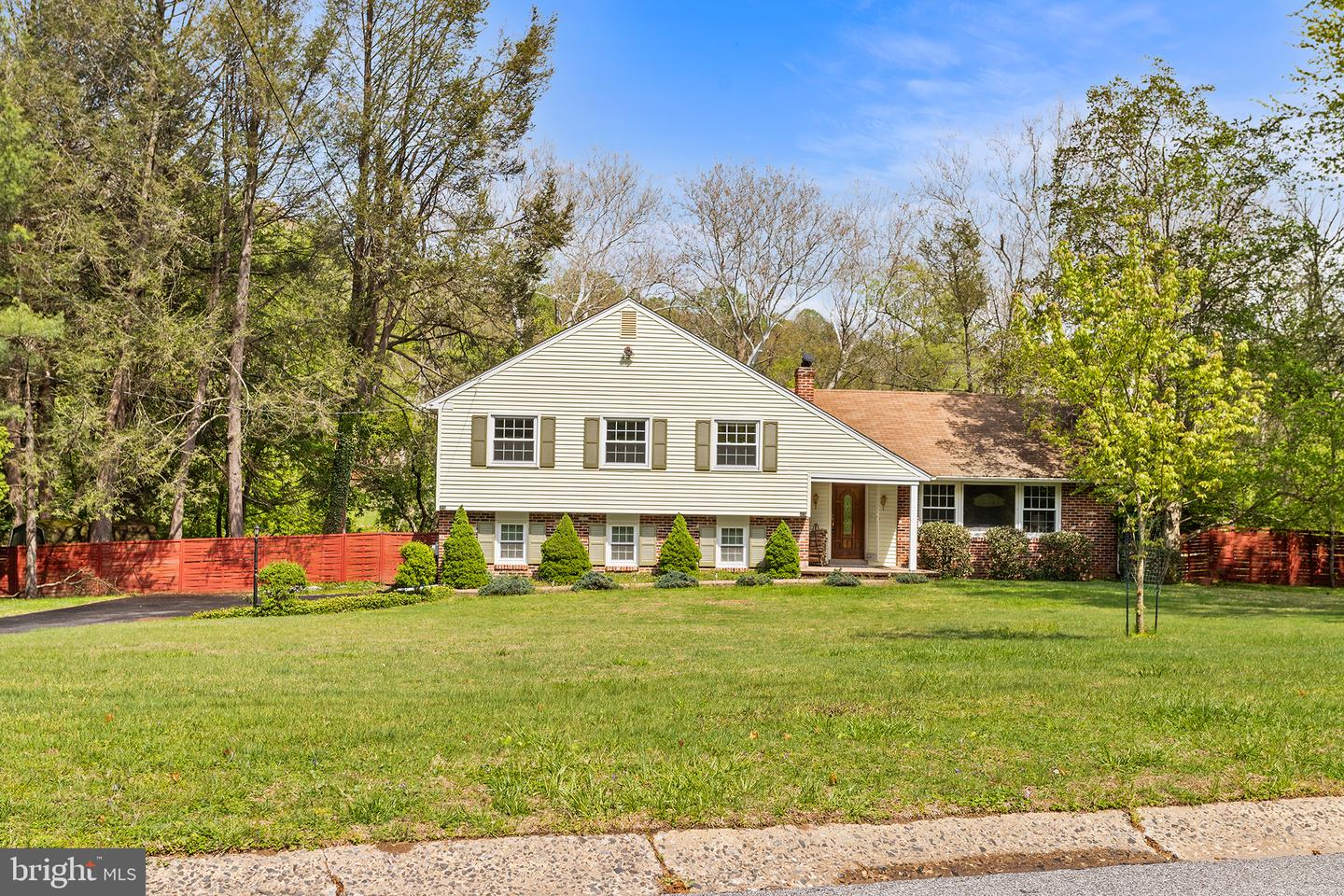210 Timber Jump Lane, Media
