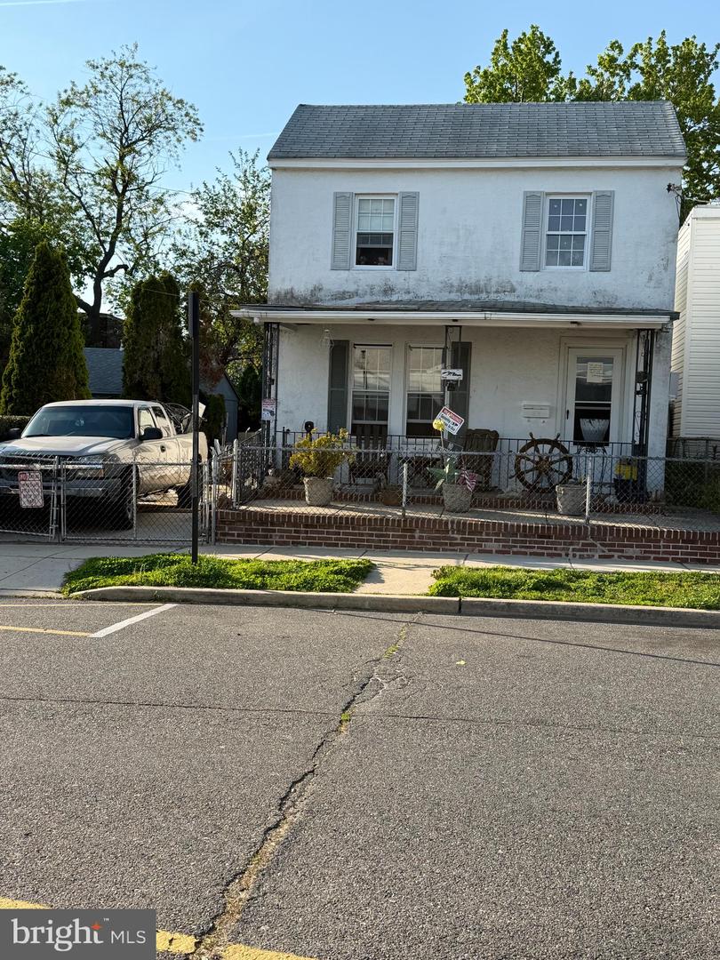 4 W 9th Street