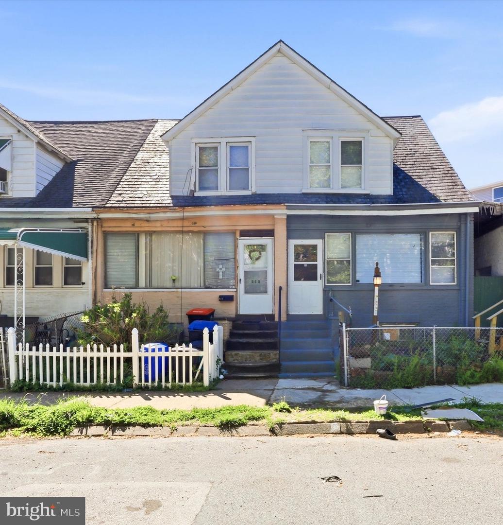817 W 11th Street